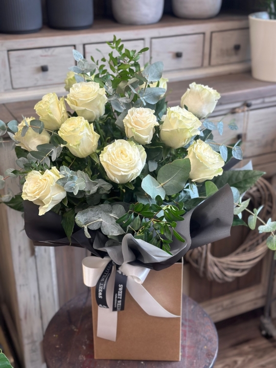 The Luxury White Rose Box